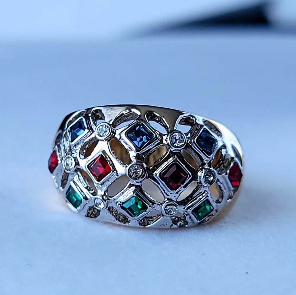 Vintage Domed Gemstone Coctail Ring 6